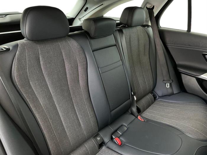 AutoSilver - MERCEDES-BENZ E 200 | ID 42805